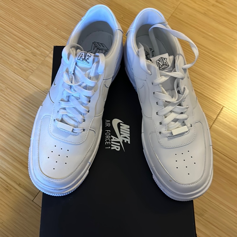 Air Force 1 size 10.5. Like new with box